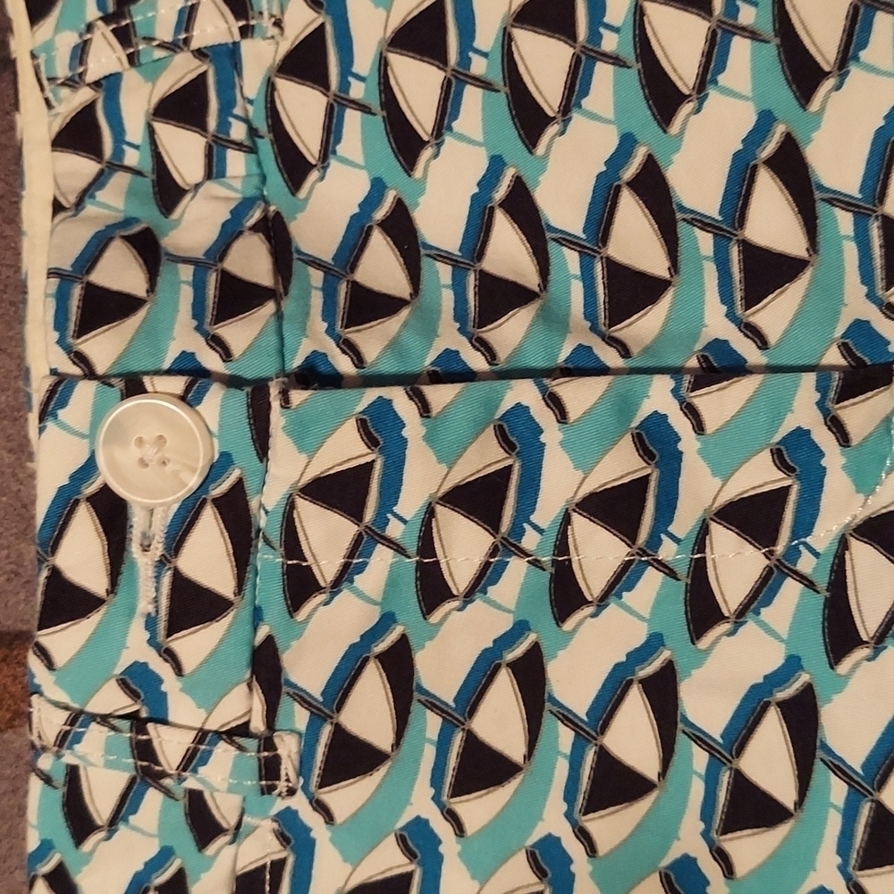 Crown And Ivy Woman Blue Beach Umbrella Print Summer Shorts - Picture 2 of 5